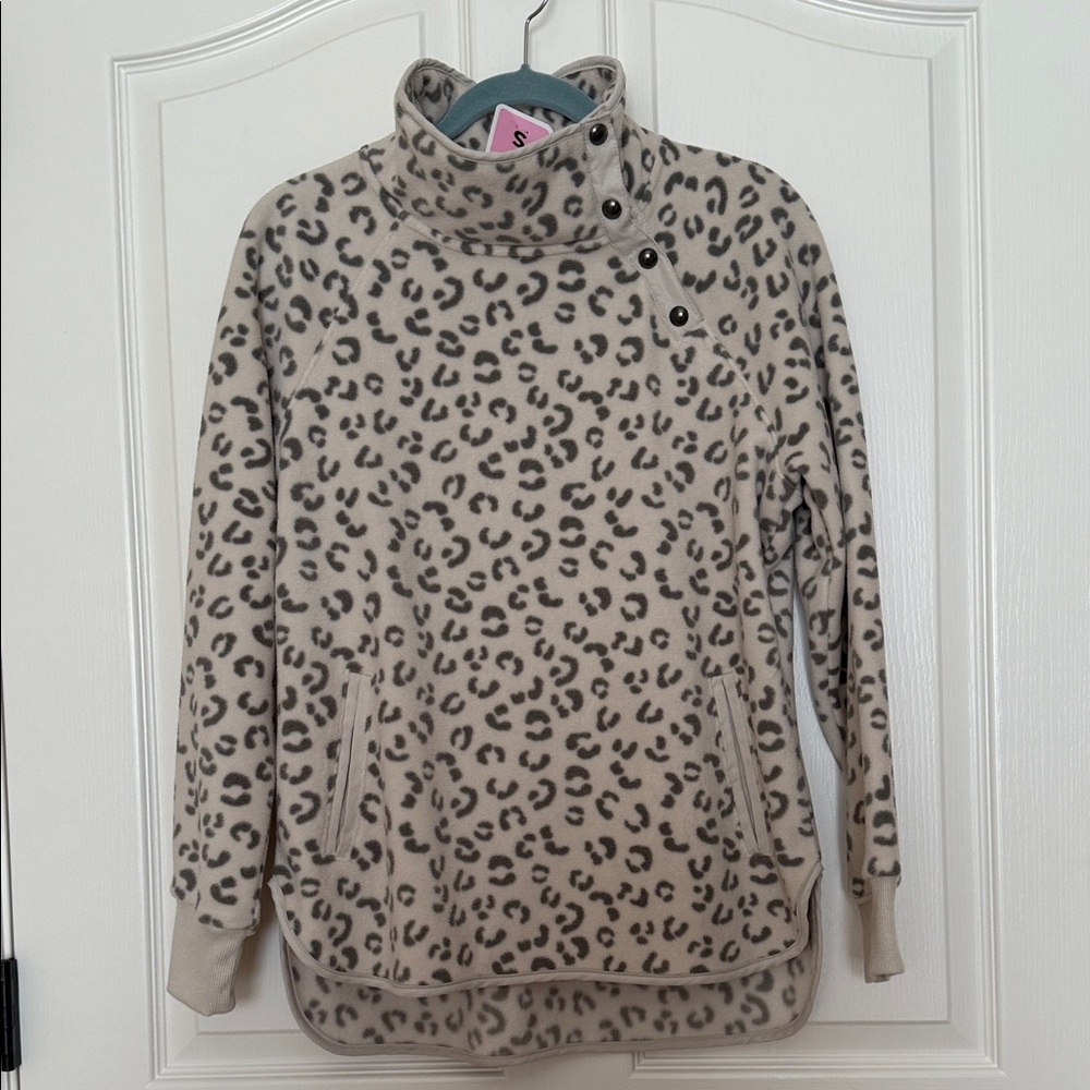 GreenTea Leopard Print Fleece Pullover